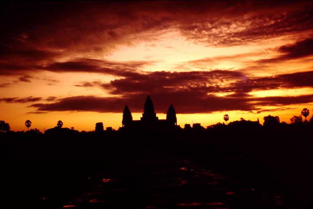 Angkor Vat hajnalban